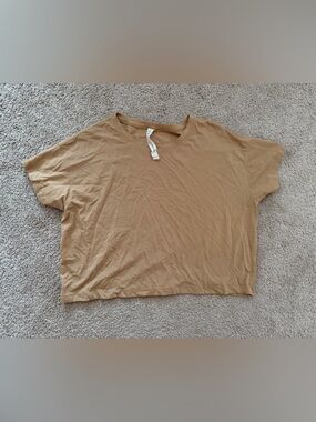 Lululemon crop tee